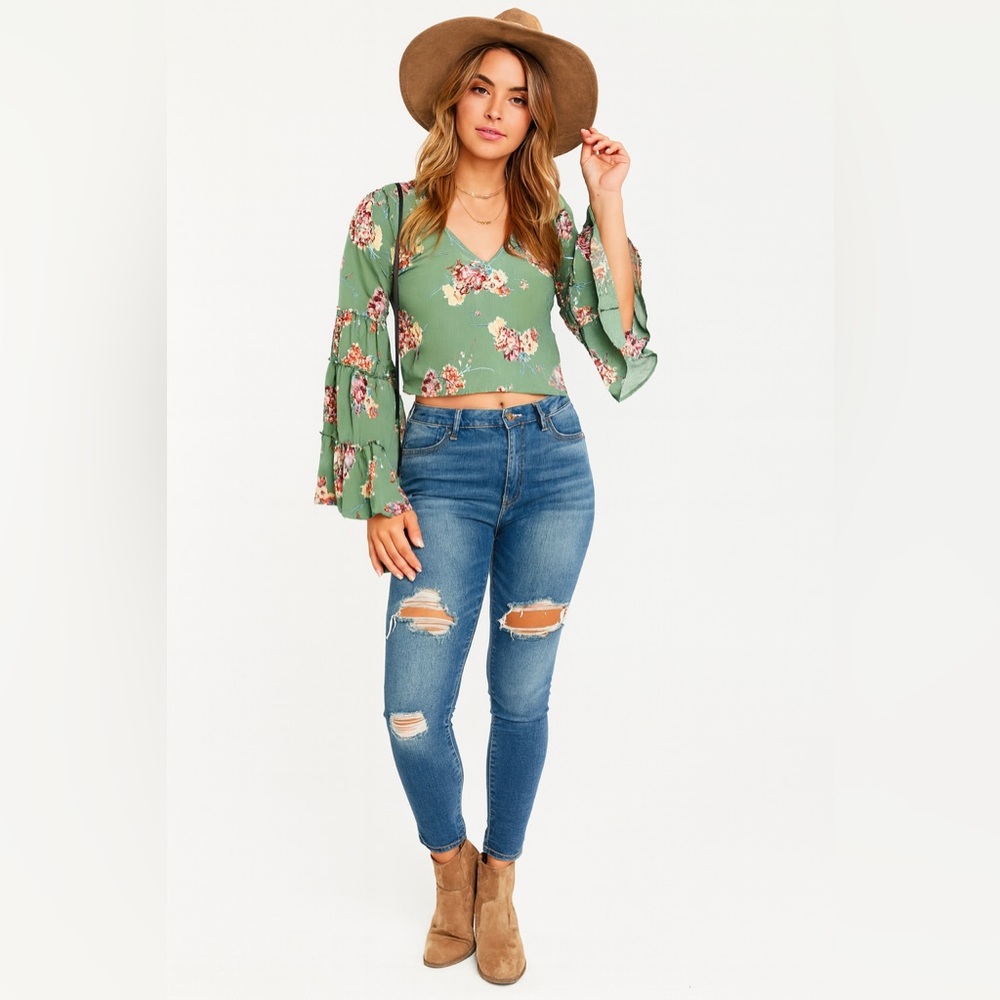 Altar’d State Women’s Small Sage Green Floral Bell Sleeve Ruffle Boho Chic Top